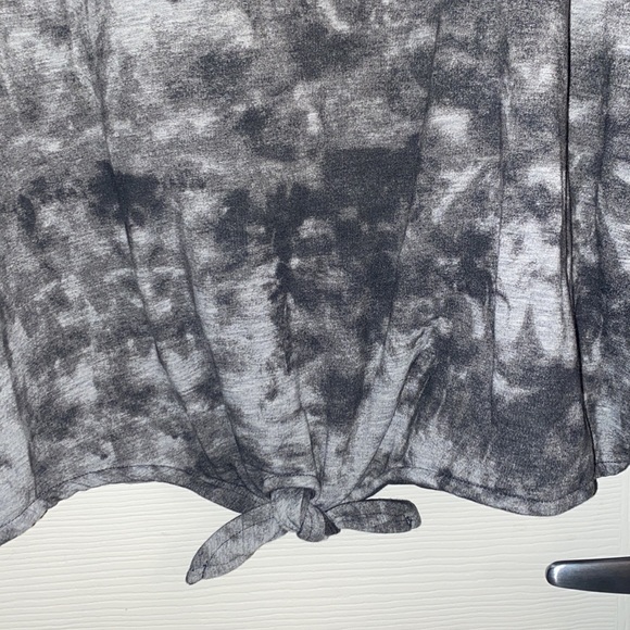 NWT - Ambrielle Black Marbled Tie Sweatshirt - Picture 2 of 4